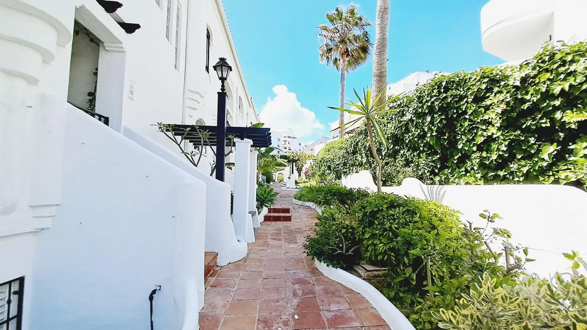 Stylish Apartment Just Steps From The Beach Benalmádena