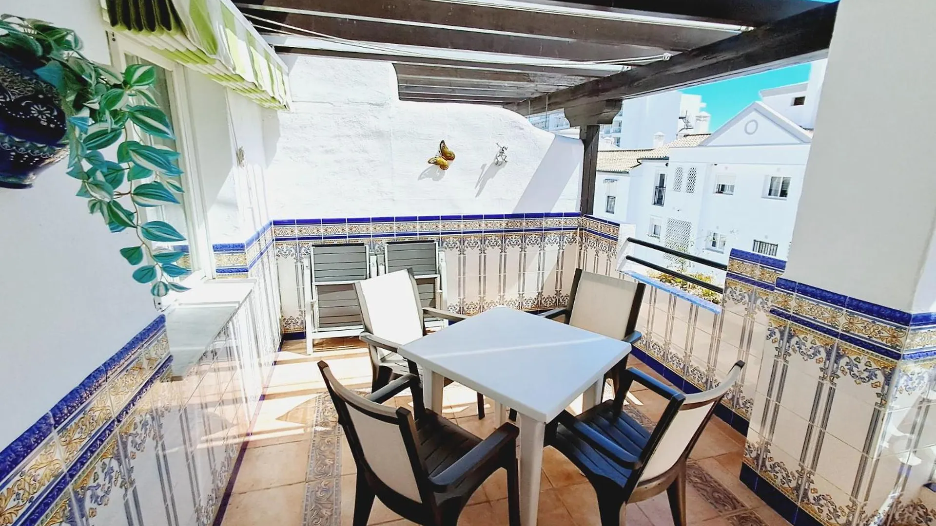 Stylish Apartment Just Steps From The Beach Benalmádena 0*,